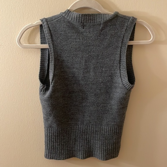 Sweater vest - Picture 3 of 3